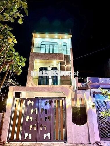 Cho thuê nhà 3 tầng mt gần chợ hòa xuân
