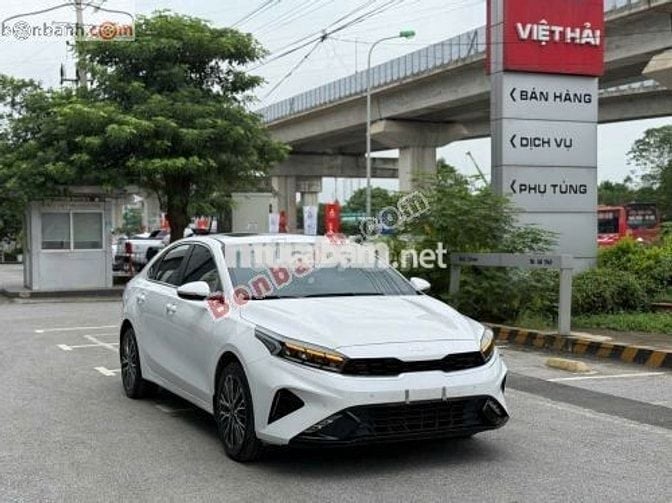 Kia K3 Luxury 1.6 AT 2025