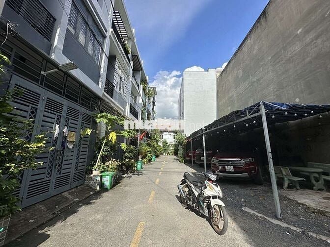 Hiếm! Đất 54m² cạnh KDC Hồng Long Thủ Đức, 5.1 tỷ, xây dựng tự do