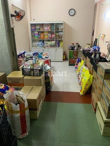 Nữ bán thức ăn thú cưng Q.Tân Phú