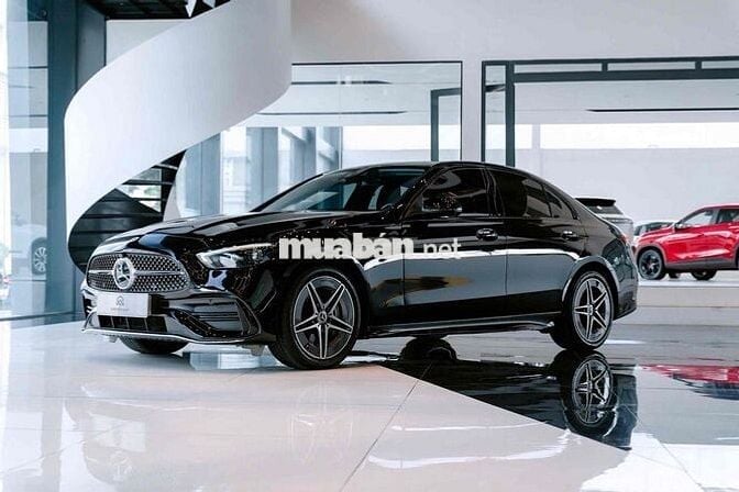 Mercedes Benz C300 model 2023