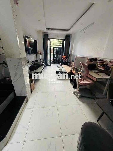 NHÀ 2 TẦNG, 42m2, NHÀ BÈ, PHÙ HỢP GIA ĐÌNH 4 NGƯỜI.