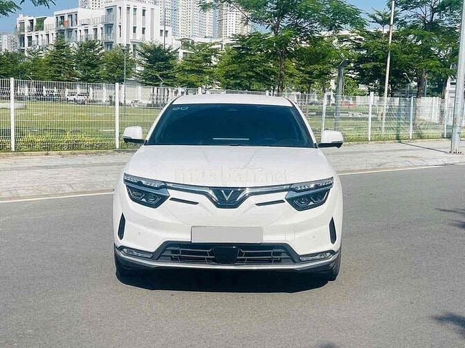 VinFast VF8 2024 Eco - 27000 km