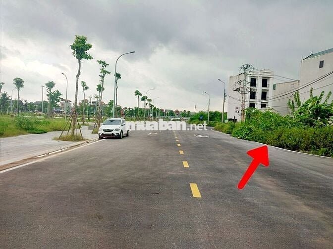 X1 Nguyên Khê, đường 6 ô tô tránh nhau, đối diện công viên kinh doanh
