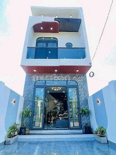 NHÀ 2 TẦNG - 120m2 - 3PN - SÂN XE HƠI - HỔ TRỢ VAY BANK - GIÁ 2.45 tỷ