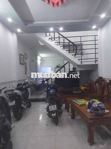 NHÀ 2 TẦNG ĐẸP ĐƯỜNG XE HƠI TRUNG MĨ TÂN XUÂN ĐẸP KO TỲ VẾT