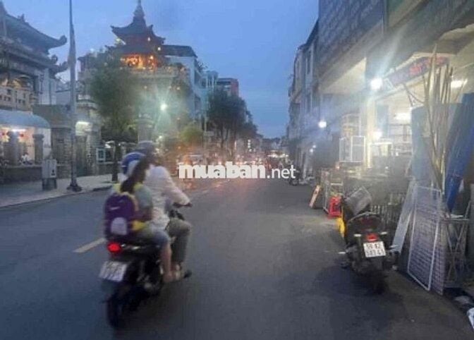 Nhà mặt tiền Sư Vạn Hạnh cho thuê 30 tr/tháng