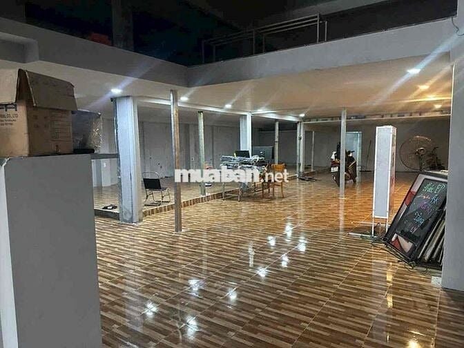 Cho thuê Kho 320M2 Ngay Kcn Tân Bình, Nền Gạch Men, Đường Tải 10 Tấn