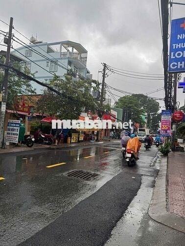 Gần bờ kè Tố Hữu xe hơi tới nơi! Nhà nát Bùi Đình Túy (5x18m) XD 4tầng