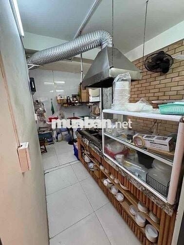 Sang quán ăn mặt tiền Nguyễn Cư Trinh, Quận 1 – vị trí đẹp, sầm uất