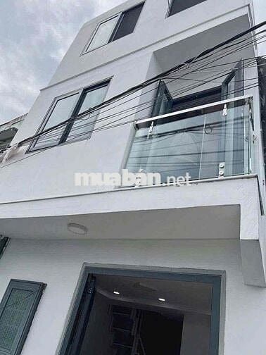 Bán nhà 1 trệt 2 lầu mới vào ở ngay đủ NT đường 13 Phường Linh Chiểu
