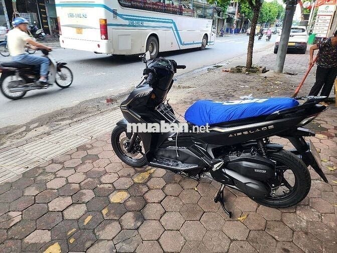 Chính chủ máy zin ,sơn sin đủ 2 khiển ,lốp trước c