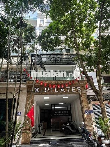 Cho thuê lại tòa nhà 7 tầng ( thang máy ) vị trí đắc địa Trung Yên 11
