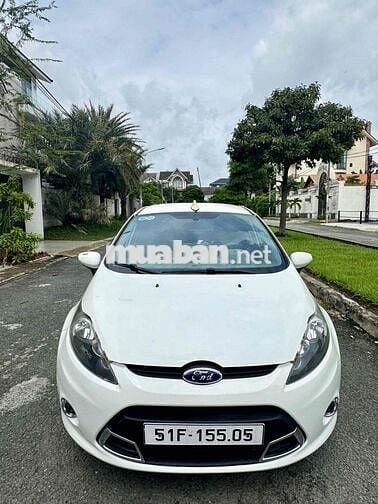 Ford Fiesta 2013 1.6 AT Hatchback - 100000 km