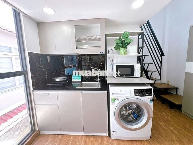 Căn hộ duplex máy giặt riêng cửa sổ lớn nội thất cao cấp ở Phú Nhuận