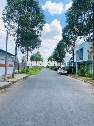 Cho thuê mặt bằng kdc diệu hiền.120mv + 200mv sân.4tr.lộ 30m.