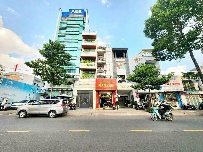 BÁN NHÀ MẶT TIỀN 3/2,P12,QUẬN 10 DT:4.7X25 3 TẦNG GIÁ:46 TỶ