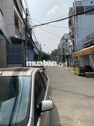 Nhà phố có thể ở, làm văn phòng công ty.
