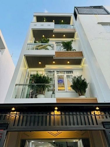 ⭐️Nhà 3 Lầu tuyệt đẹp Cao cấp xe hơi để trong nhà Phạm Văn Chiêu, P16,