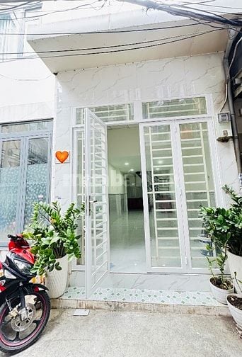 NHÀ NGUYÊN CĂN 2PN CHO THUÊ GIÁP QUẬN 1