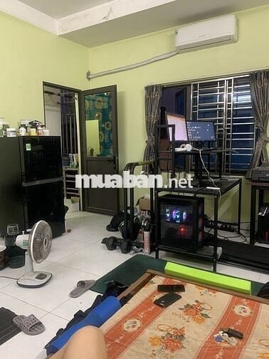 Cho thuê chung cư 35m2 tại mễ trì, cửa sổ thoáng, bếp riêng