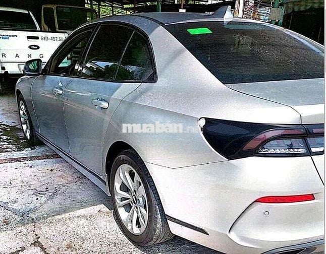 VinFast Lux A2.0 2019 Plus 2.0 AT - 20000 km