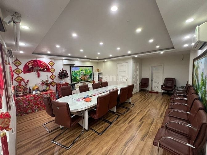 CHO THUÊ 3 TẦNG NHÀ MẶT TIỀN VƯỜN HOA TRẦN QUANG DIỆU, ĐỐNG ĐA, HÀ NỘI