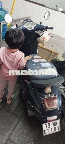 Vespa 50cc máy em. Mạnh.  Ko cần bằng lái