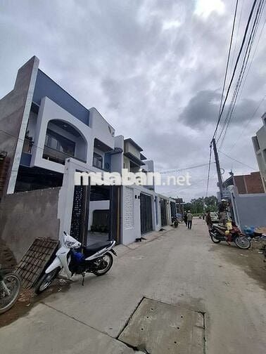 Nhà mới 1 trệt+1 lầu 5×24 nhỉnh 2 tỷ  kcn cầu tràm