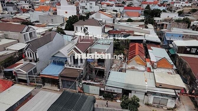 Nhà 1T1L 5x22 Hướng Đông Nam ngay đường Nguyễn Ái Quốc - trung tâm