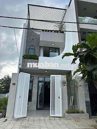 Cho thuê nhà 3 tầng mới mặt tiền Hoà Phú, Liên Chiểu, Đà Nẵng