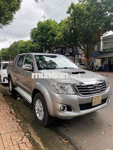 Toyota Hilux 2014 2.5E 4x2 MT - 120000 km