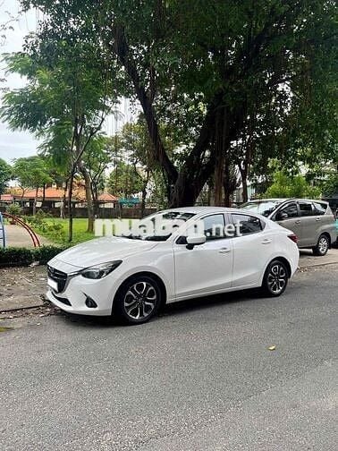 Mazda 2 2015  1.5 AT Sedan - 190000 km