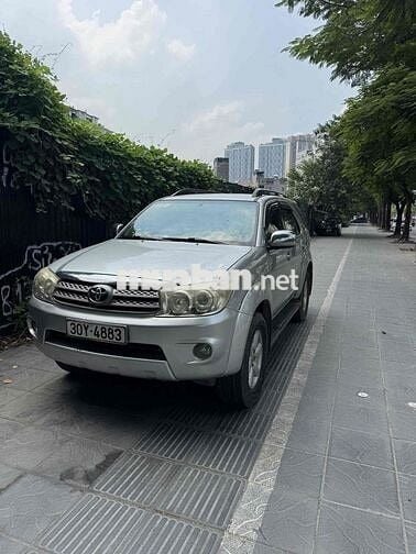 Toyota Fortuner 2010 2.5G - 9800 km