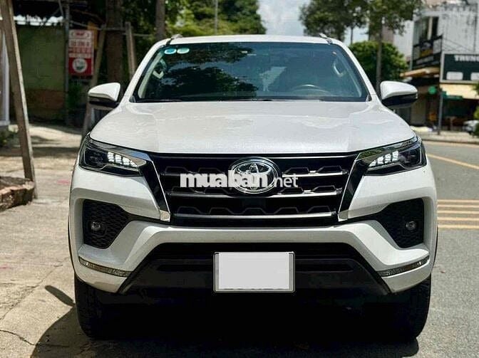 Toyota Fortuner 2.4 AT 4x2 sản xuất 2024