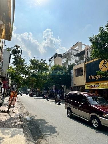 Bán nhà 2 tầng, 81 Lê Văn Sỹ, Phú Nhuận. Giá 33,5 tỷ