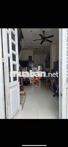 nhà 1 lầu 2pn 2wc gần ngã tư bình triệu