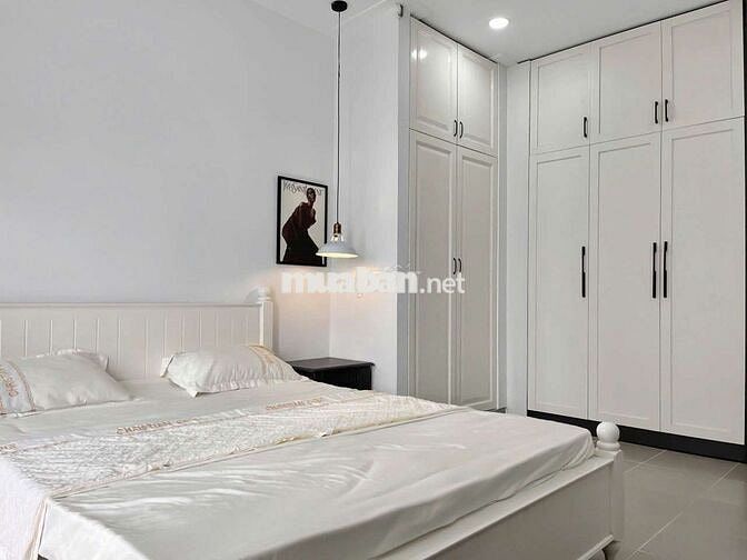 CĂN HỘ 1 PHÒNG NGỦ BAN CÔNG NGAY CHỢ BÀ CHIỂU GẦN CẦU BÔNG TIỆN QUA Q1