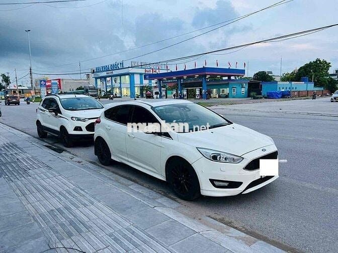 Focus 2018 Sport xe gia đình sử dụng từ đầu.