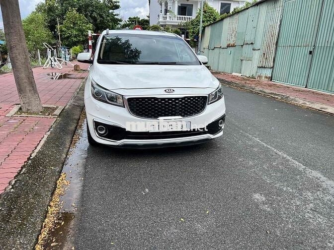 Kia Sedona 2019 Luxury D - 79 km ngay chu