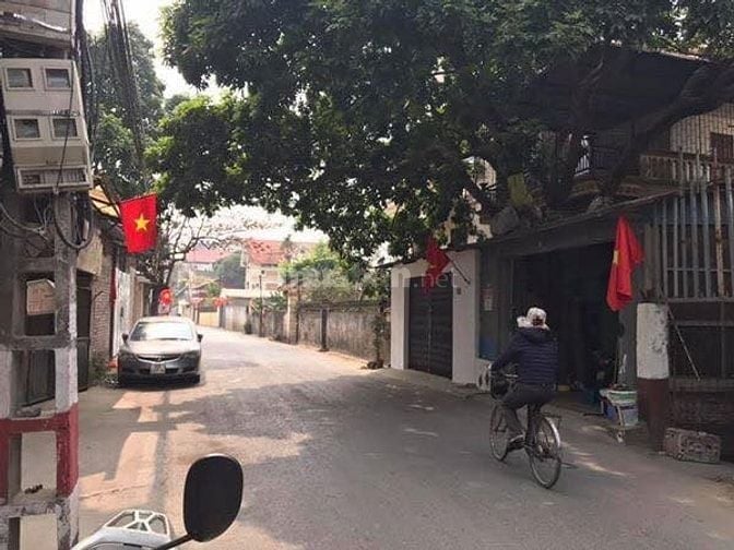 Cho thuê phòng trọ 50 Tân Nhuệ, gồm 2 phòng 15m2 và 16m2 và 100m2 sân