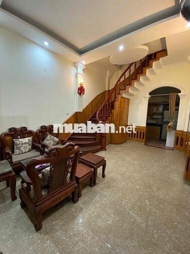 nhà nguyên căn ngõ 175 Lạc Long Qua a