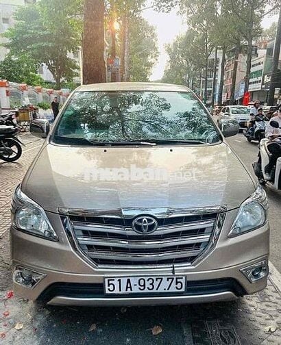 Toyota Innova 2014 E - 100000 km