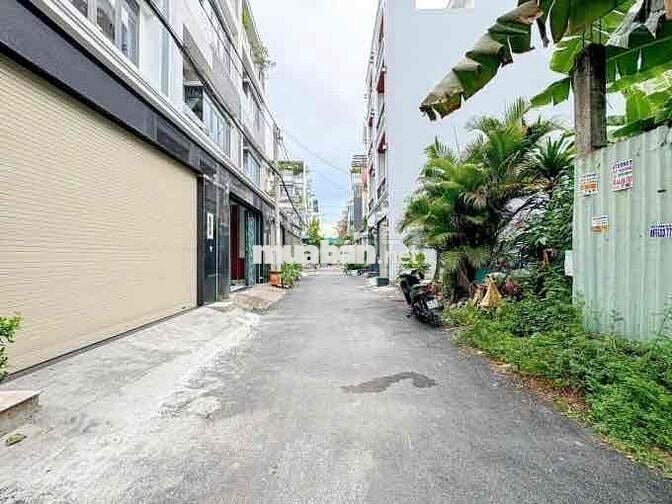 ĐẤT 100m2, NHÀ BÈ, HẺM XE HƠI, KHU DÂN CAO TẦNG.