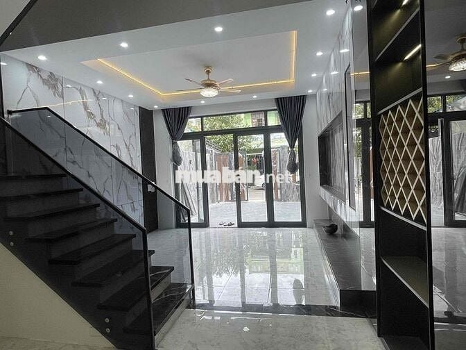 BÁN NHÀ 2 MÊ RƯỠI, SONG SONG PHẠM HÙNG, HÒA XUÂN ĐÀ NẴNG