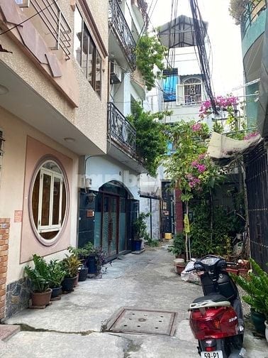 25CHDV Nhà  888/  Lạc Long Quân , Phường 8, Quận Tân Bình.
