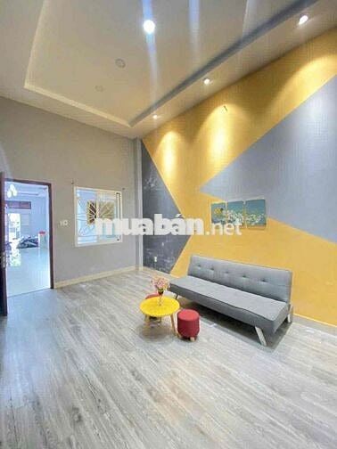 CHO THUÊ CĂN HỘ 1 PHÒNG NGỦ – RỘNG 100m² – Trong toà nhà dịch vụ do cô