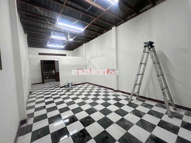 Cho thuê nhà 4,5x18 Trệt 1 Lầu Trống Suốt Quận 1
