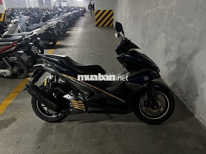 Chính chủ cần bán xe NVX 155 xanh đen 2018