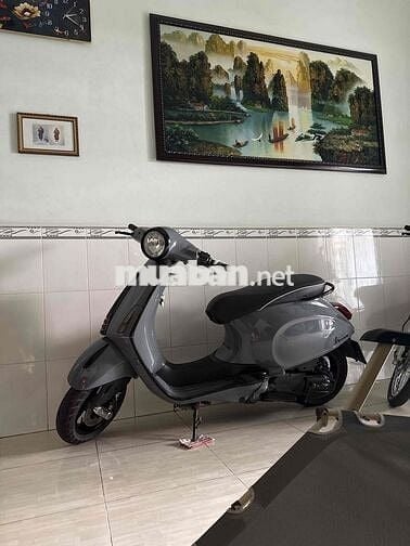 Cần bán vespa prima xám xi măng đời 2016 giá tốt.